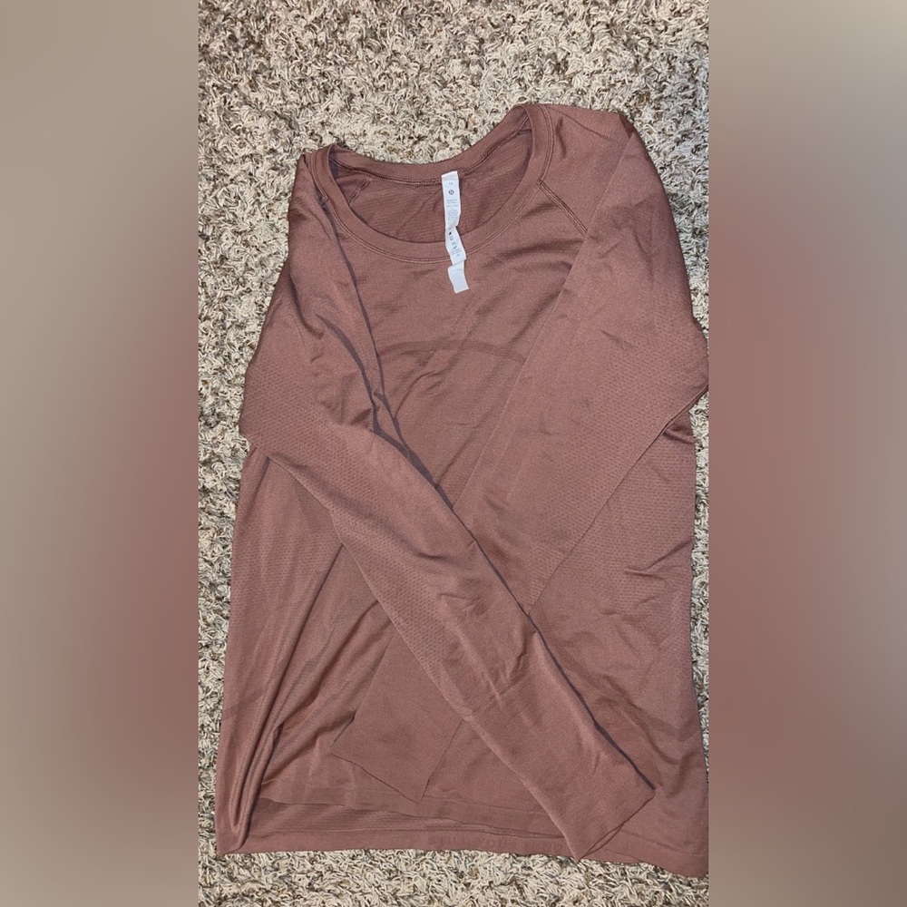 lululemon athletica Long Sleeve Tee in Mauve